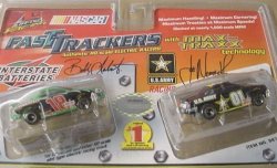 Life Like 18 Interstate Batteries And 01 U.s. Army Fast Trackers Ho Slot Car Twin Pack