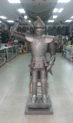 Iron 9011 Armor Knight 2m Tall Ornament
