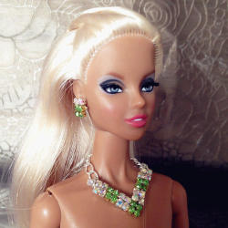 Barbie Fashion House - Handmade Jewelry Earrings Necklace For Barbie Fashion Royalty Dolls