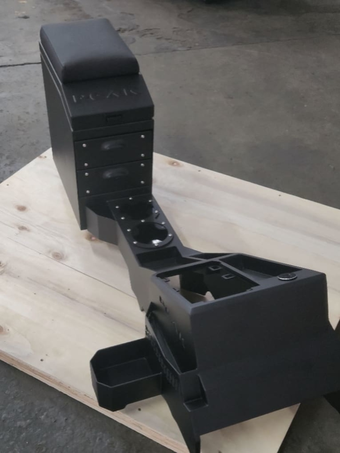 Product image - {main}