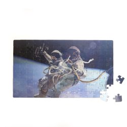 Kikkerland Astronaut Lenticular Motion Puzzles - Astronaut In Space