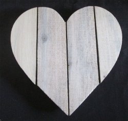 The Velvet Attic - Rough Pallet Board - Small Heart