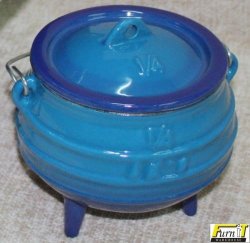 Pot 3-leg No 1 4 Size 0.7 Litre - Cast Iron + Blue Enamel