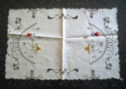 Charming Vintage Irish Linen Madeira Tray Cloth With Original Lead Gremio Tag