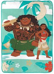 Jay Franco Disney Moana Maui Tropical Raschel Blanket- Measures 60 X 80 Inches Kids Bedding - Fade Resistant Super Soft - Official Disney Product
