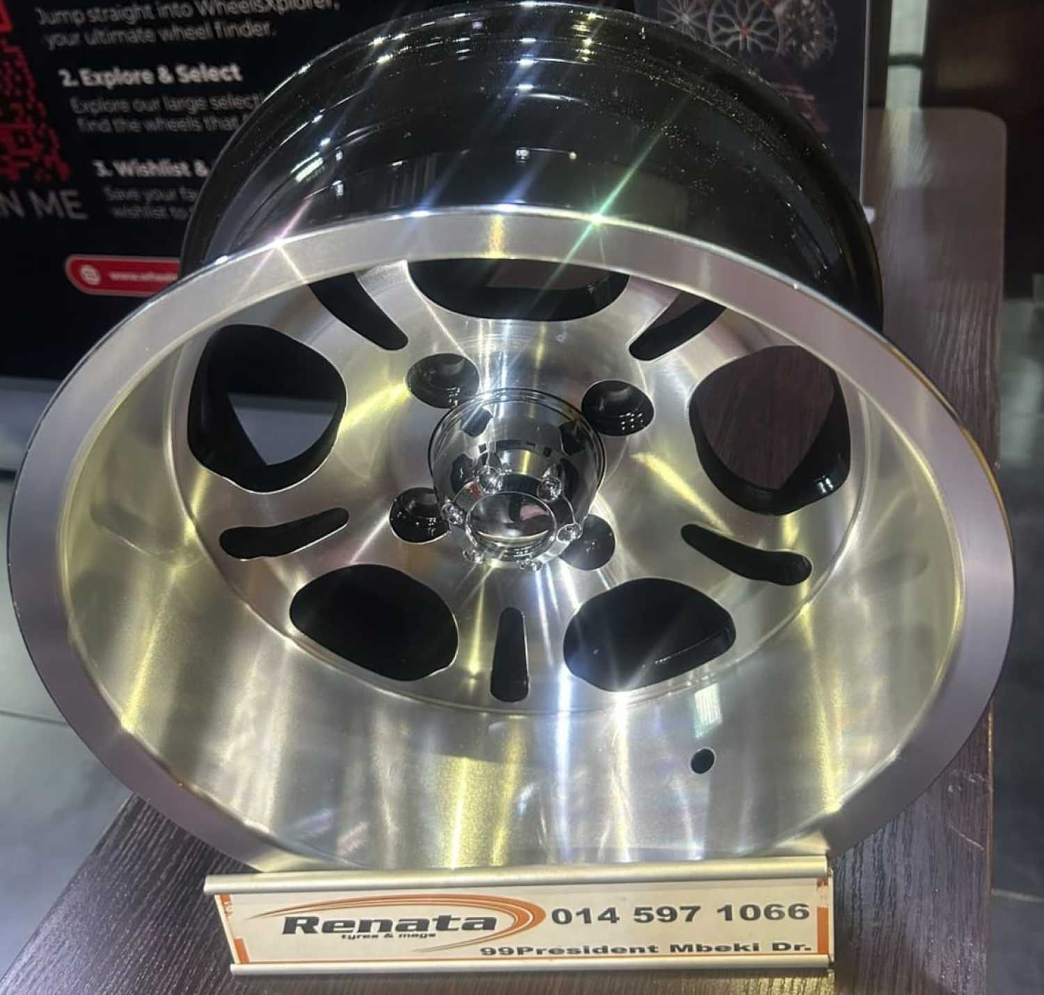 Product image - {main}