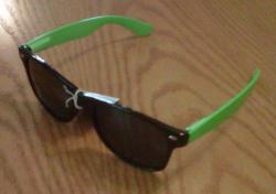 Wayfarer Sunglasses Black N Green