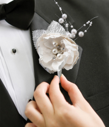 Chic Shabby Boutonniere