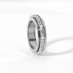 Cubic Zirconia Spinner Ring - 7 Us Silver