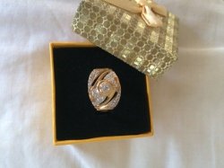 9ct Gold & Diamond Ring With A Gift Box - Wow On Now